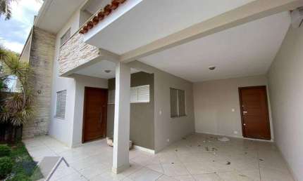 Sobrado com 3 dormitórios para alugar, 132 m² por R$ 3.500,00/mês - Centro - Cascavel/PR