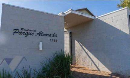 Sobrado à venda por R$ 300.000,00 - Brasília - Cascavel/PR