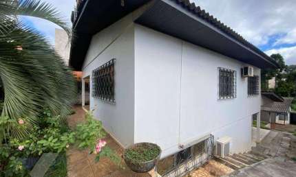 Casa com 3 quartos para alugar na Rua Carlos de Carvalho, Centro, Cascavel