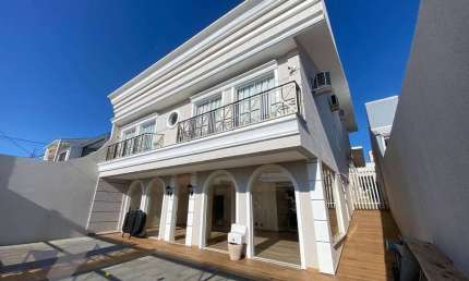 Sobrado com 4 dormitórios à venda, 444 m² por R$ 2.900.000,00 - Coqueiral - Cascavel/PR