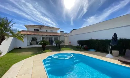 Sobrado com 3 dormitórios à venda, 212 m² por R$ 2.500.000,00 - Coqueiral - Cascavel/PR