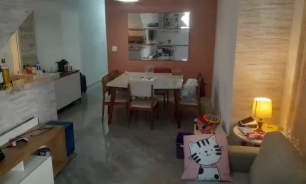Ponta da praia- sobreposta baixa- 3 dormitórios-suite-wc emp-churrasqueira-2 vagas- ref 2339