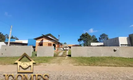 BELA E ACONCHEGANTE CASA  COM PISCINA EM NOVA TRAMANDAÍ