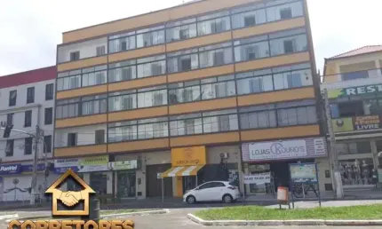 Apartamento de frente para a avenida principal  em tramandaí