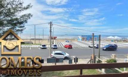 CASA COM TERRENO DE DUAS FRENTES NA BEIRA MAR E TRÊS DE OUTUBRO