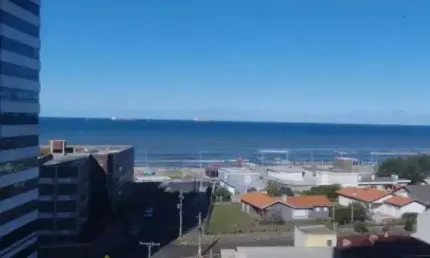 Apartamento com vista para o mar, no centro de tramandaí