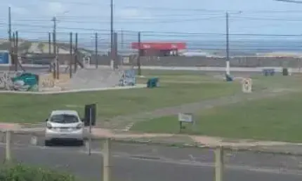 lindo apartamento beira mar no centro de Tramandaí, próximo a padaria, mercado e todo comercio local