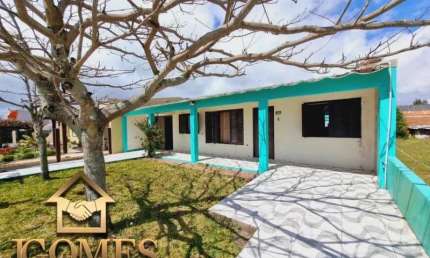 Linda casa de alvenaria na AV Jardim Atlântico em Tramandaí próximo a mercado, padaria, farmácia e todo comercio local