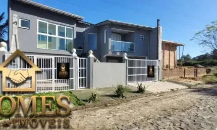 Casa com 2 quartos à venda na Avenida Atlântica, 2064, Centro, Tramandaí