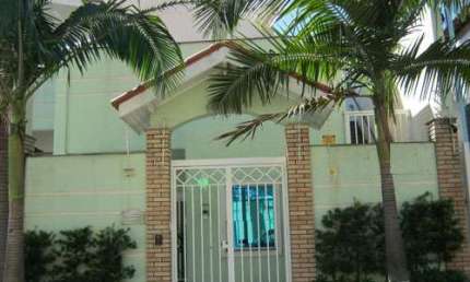 Cond. fechado de 160m² com 3 quartos em Santa Terezinha