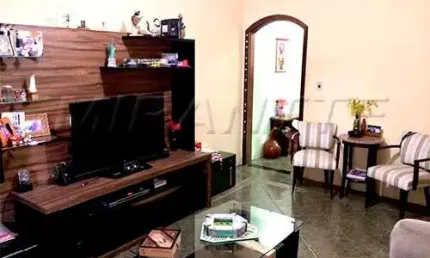 Sobrado de 212m² com 4 quartos em Jardim Santa Clara