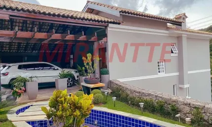 Cond. fechado de 341m² com 3 quartos em Horto Florestal