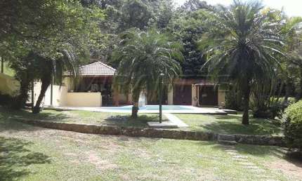 Sobrado de 400m² com 4 quartos em Centro - Mairiporã