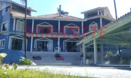 Sobrado de 700m² com 4 quartos em Serra da Cantareira