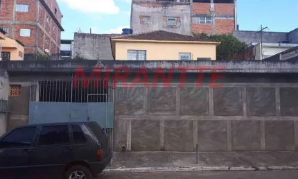 Casa terrea de 67m² com 3 quartos em vila santa teresinha