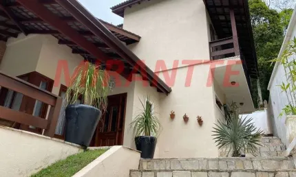 Sobrado de 470m² com 3 quartos em serra da cantareira