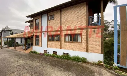 Sobrado de 478m² com 5 quartos em serra da cantareira