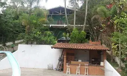 Sobrado de 345m² com 3 quartos em serra da cantareira