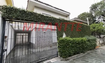 Sobrado de 242m² com 4 quartos em Planalto Paulista