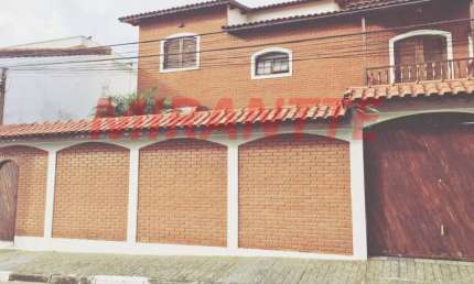 Sobrado de 250m² com 4 quartos em Jardim Três Marias