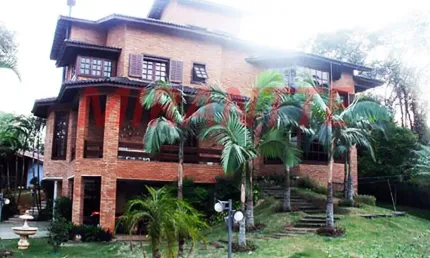 Sobrado de 980m² com 3 quartos em serra da cantareira