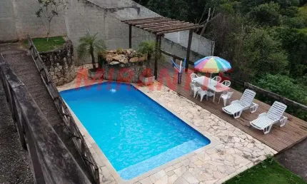 Sobrado de 580m² com 5 quartos em serra da cantareira