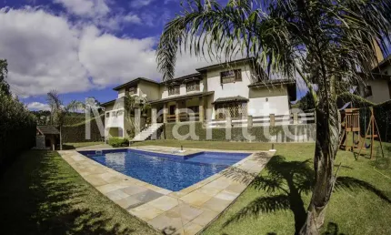 Sobrado de 500m² com 5 quartos em serra da cantareira