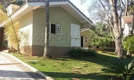 Sobrado de 600m² com 4 quartos em serra da cantareira