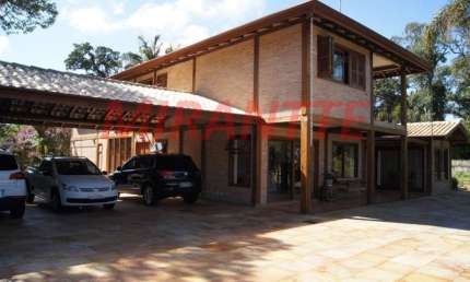 Sobrado de 421m² com 4 quartos em Serra da Cantareira