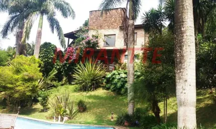 Sobrado de 400m² com 4 quartos em serra da cantareira