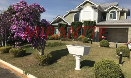 Sobrado de 573m² com 5 quartos em serra da cantareira
