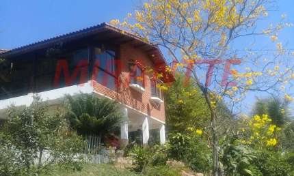 Casa terrea de 176m² com 3 quartos em Jardim Samambaia - Mairiporã