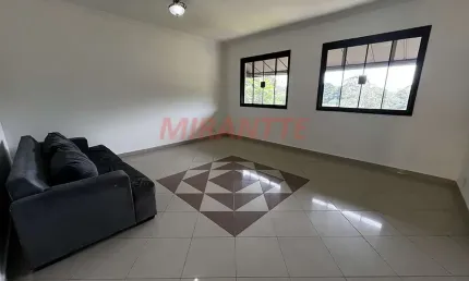 Sobrado de 230m² com 3 quartos em serra da cantareira
