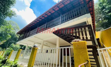 Sobrado de 400m² com 4 quartos em serra da cantareira
