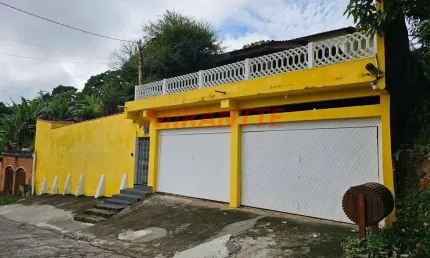Sobrado de 400m² com 3 quartos em serra da cantareira