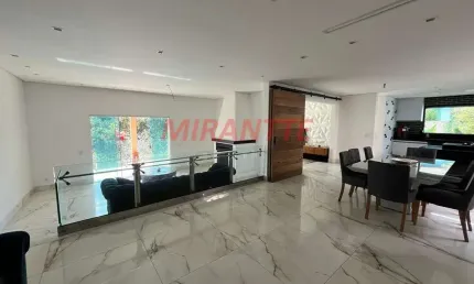 Sobrado de 500m² com 4 quartos em serra da cantareira