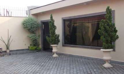 Casa terrea de 243m² com 5 quartos em Parque Novo Mundo