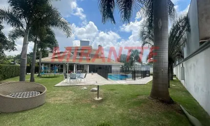 Cond. fechado de 1200m² com 4 quartos em Jardim dos Pinheiros