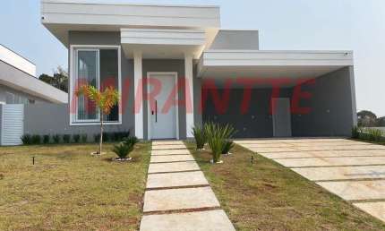 Cond. fechado de 185m² com 2 quartos em Ninho Verde