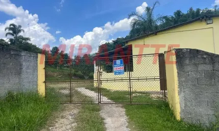 Chácara de 400m² com 2 quartos em Chácaras Maristela