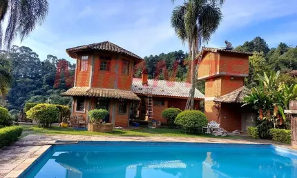 Casa terrea de 272m² com 3 quartos em serra da cantareira