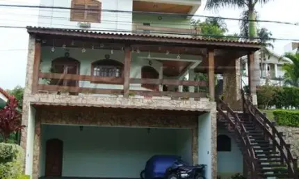 Cond. fechado de 390m² com 4 quartos em CONDOMÍNIO ARUÃ