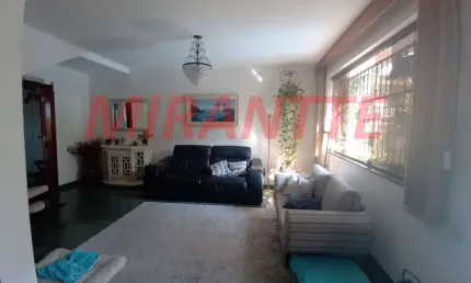 Sobrado de 205m² com 3 quartos em Vila Irmaos Arnoni