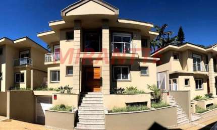 Cond. fechado de 435m² com 4 quartos em Barro Branco