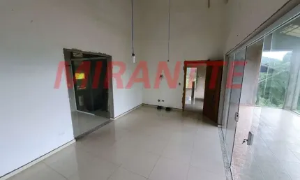 Sobrado de 270m² com 4 quartos em serra da cantareira