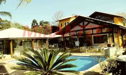 Sobrado de 460m² com 4 quartos em serra da cantareira