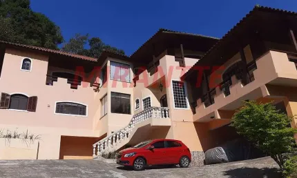 Cond. fechado de 905m² com 4 quartos em Serra da Cantareira