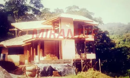 Sobrado de 270m² com 3 quartos em serra da cantareira