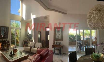 Cond. fechado de 480m² com 5 quartos em Fazenda Cachoeira