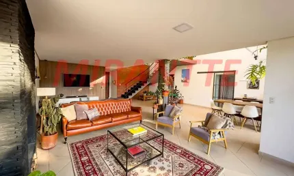Sobrado de 320m² com 3 quartos em serra da cantareira